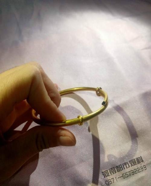 老庙黄金手镯断成三截退货难